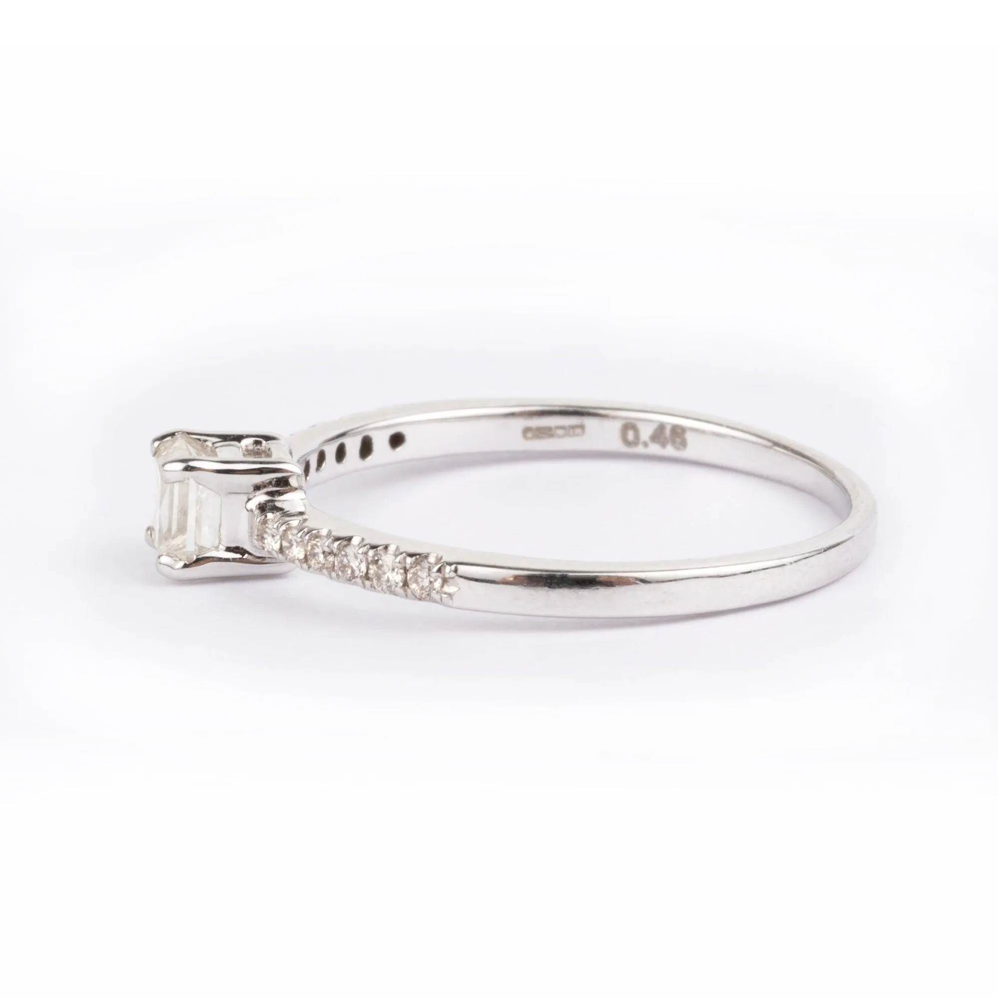 18ct White Gold Diamond Ring MCS2832