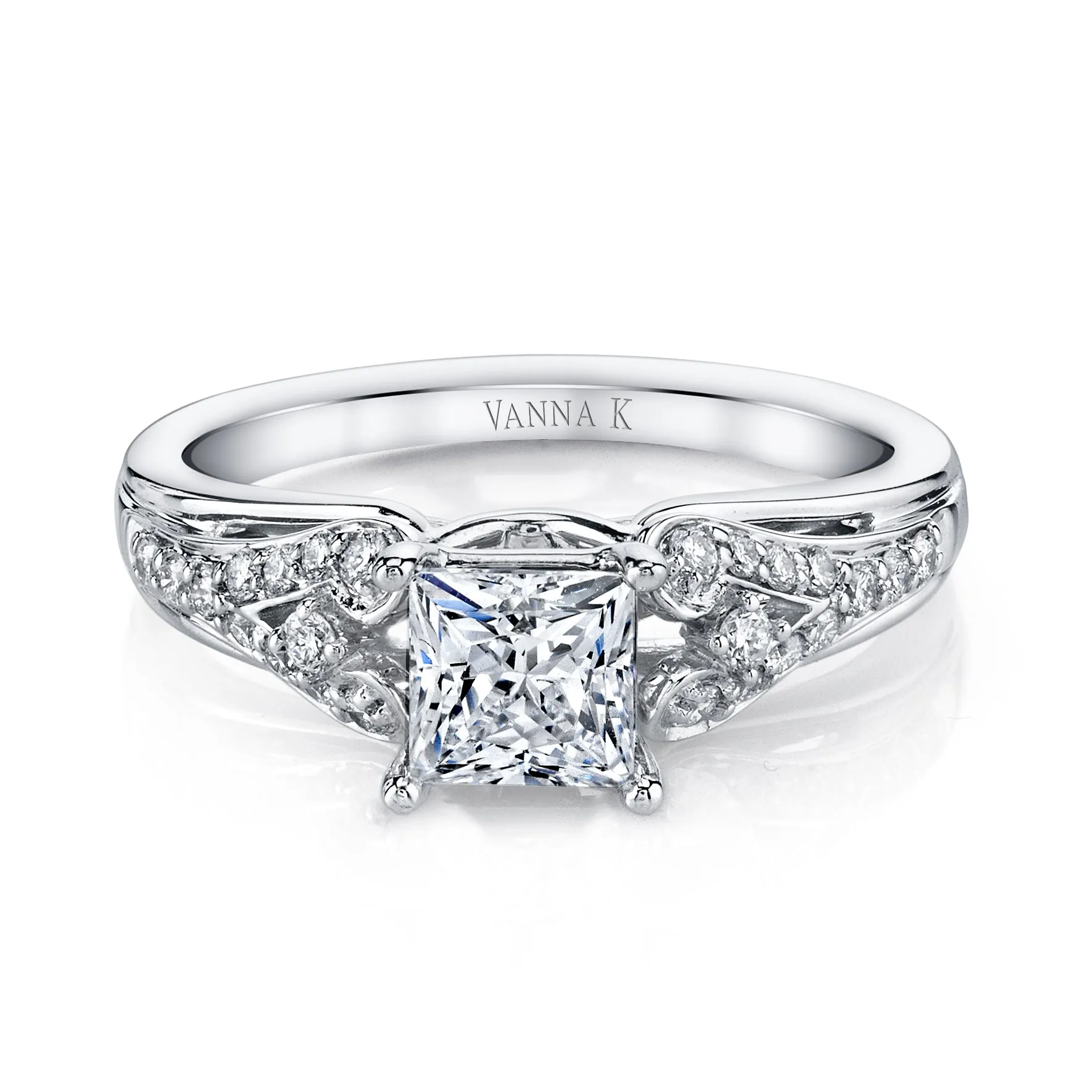 18K White Gold Diamond Engagement Ring