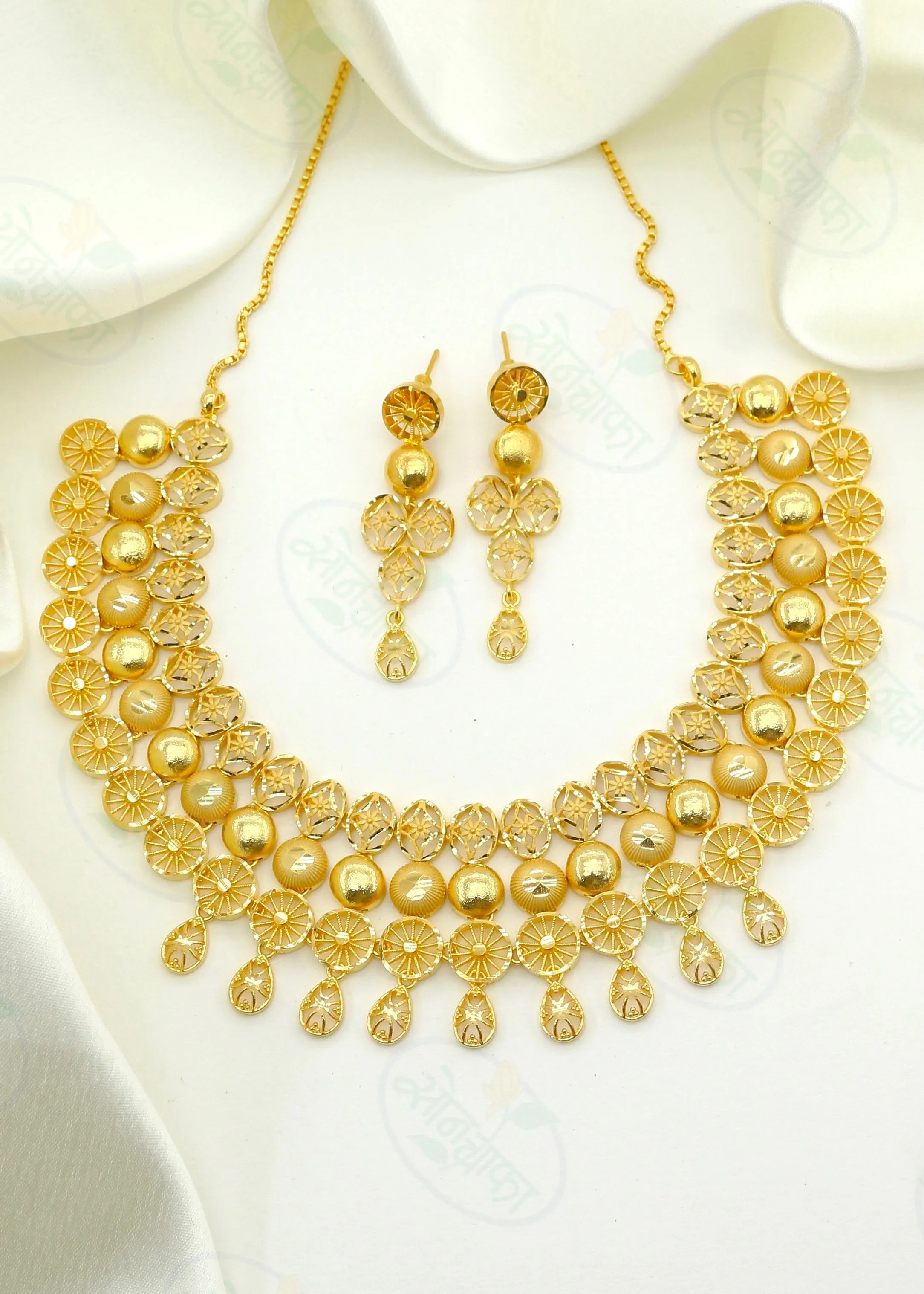 ATTRACTIVE RING DESIGNER NECKLACE