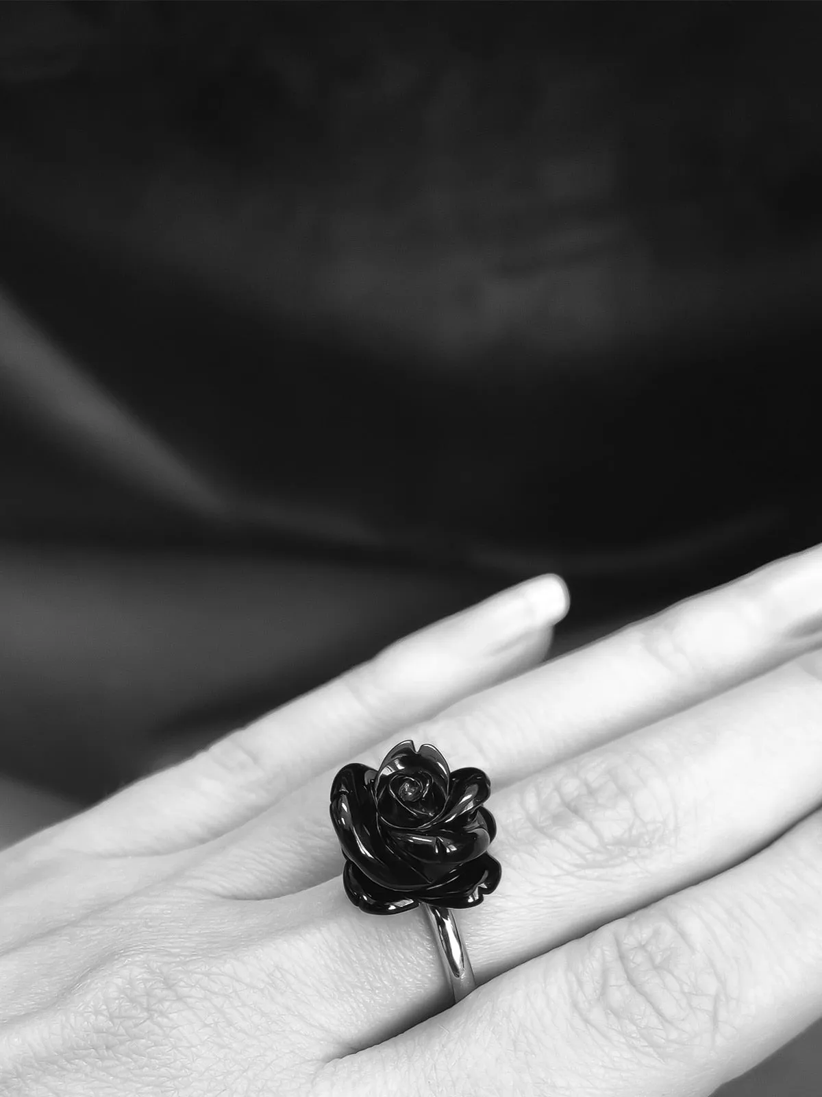 Black rose ring