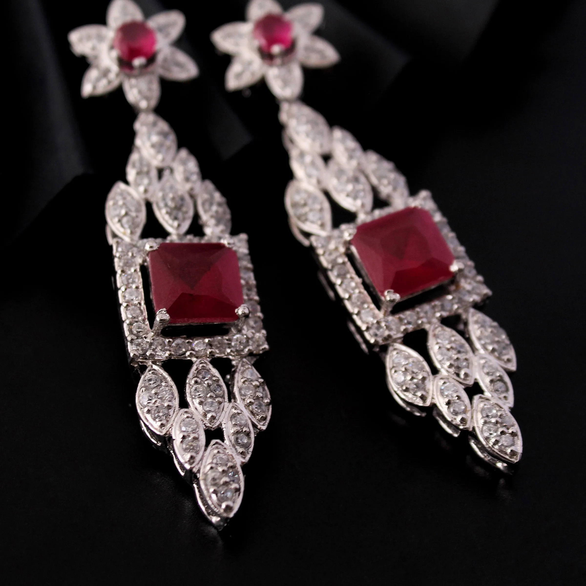 Earrings in Chetum