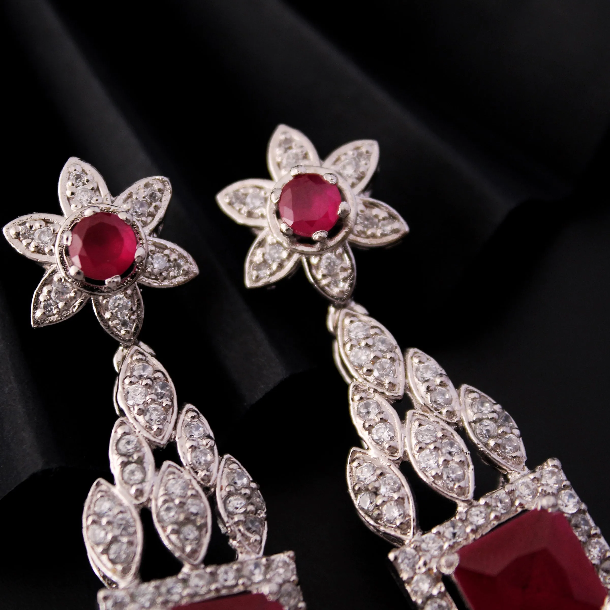 Earrings in Chetum